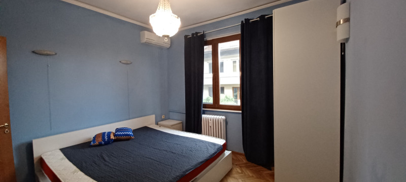 Дава под нем  2-стаен, град София, Център •  650 EUR • ID 44791702 — holmes.bg - [1] 