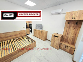 De inchiriat Studio
