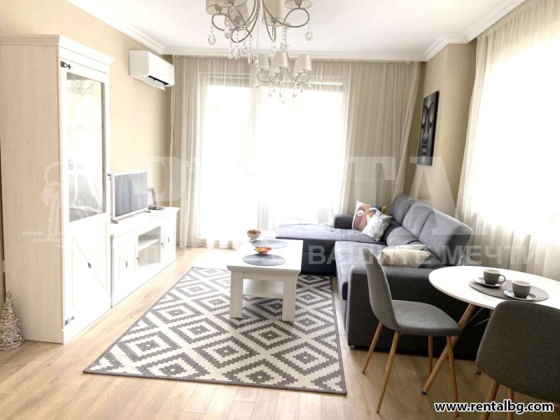 En renta  1 dormitorio Plovdiv , Tsentar , 68 metros cuadrados | 70416871