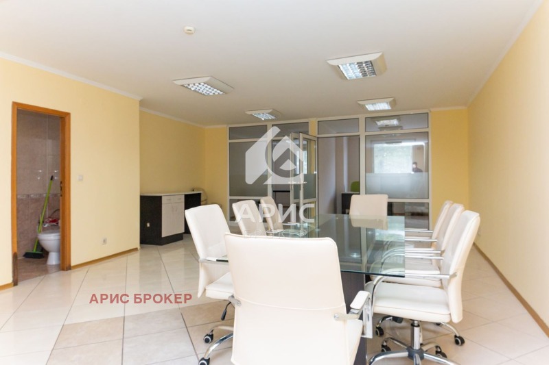 Te huur  Kantoor Plovdiv , Tsentar , 96 m² | 86713582