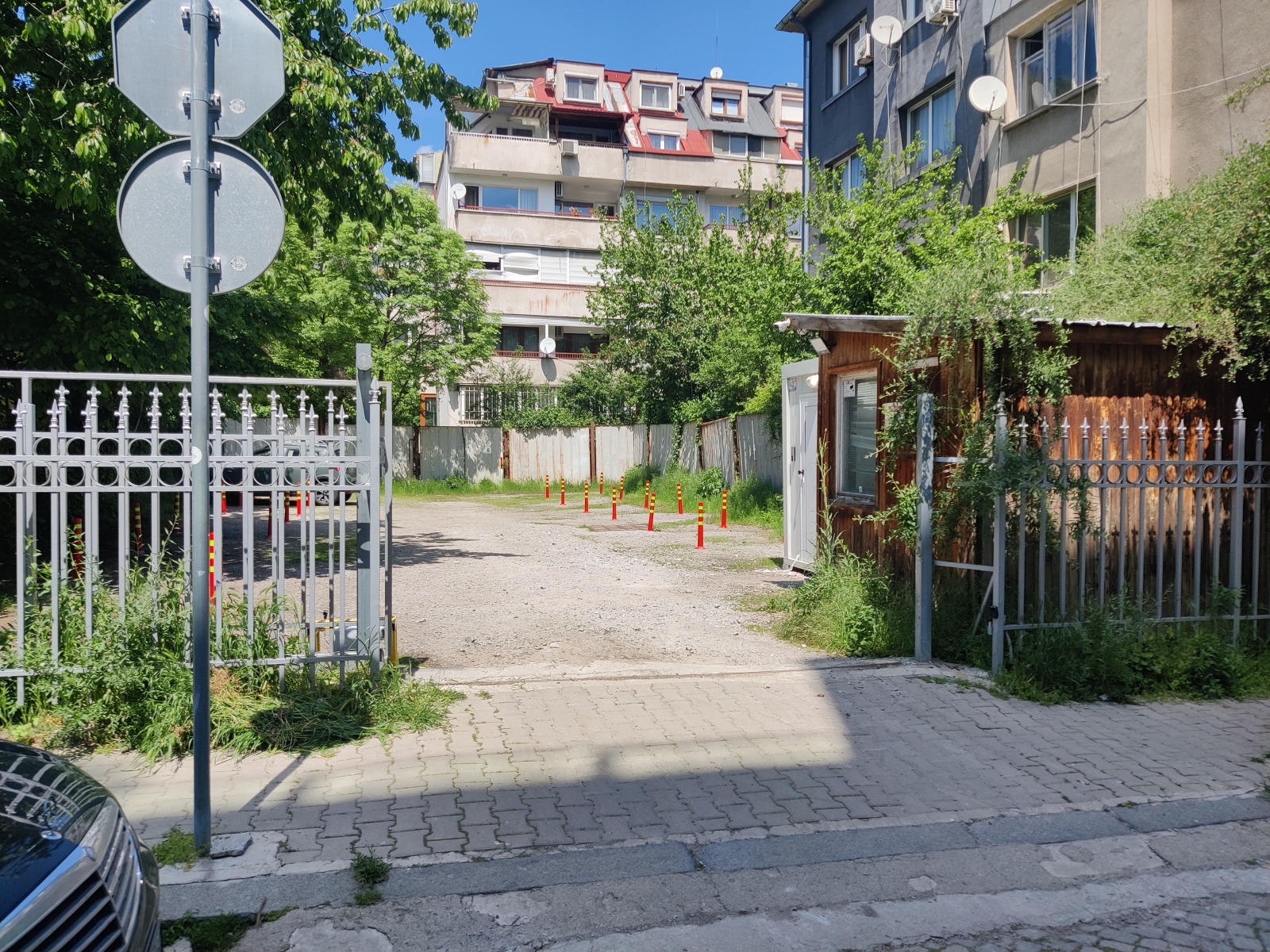Дава под наем ГАРАЖ, ПАРКОМЯСТО, гр. София, Център, снимка 3 - Гаражи и паркоместа - 55588809