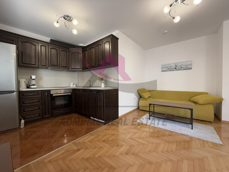 Дава под Наем 3-СТАЕН в град Варна, Център - 86 кв.м / 700 € » 1 369.08 лв., АДМИРАЛ РИЪЛ ЕСТЕЙТ ЕООД