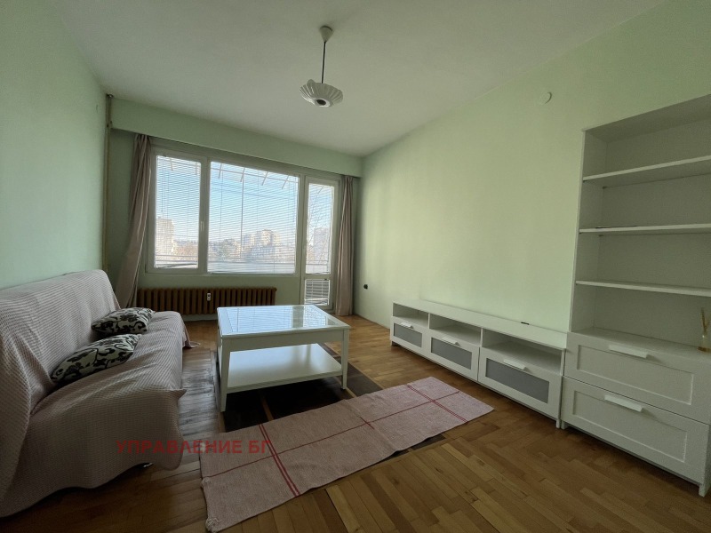 Дава под нем  3-стаен, град София, Борово •  425 EUR • ID 39800899 — holmes.bg - [1] 