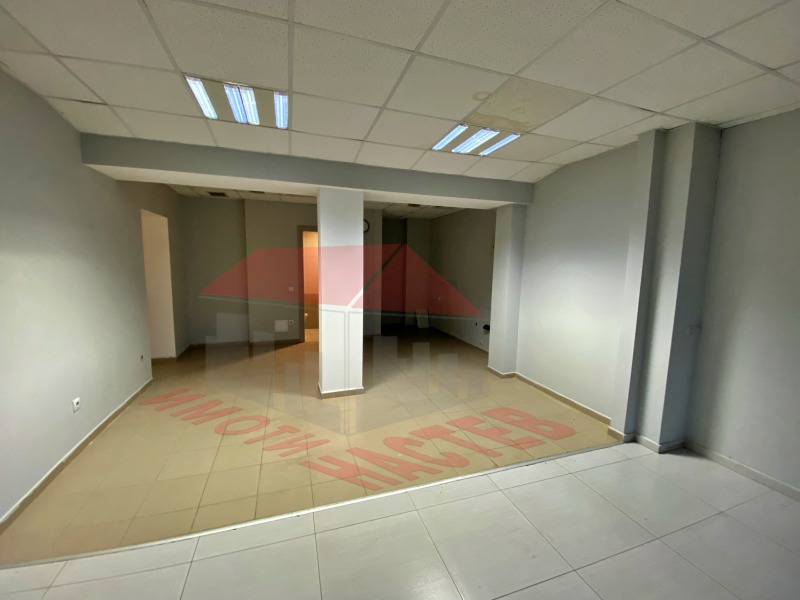 Дава под Наем МАГАЗИН в град Шумен, Център - 75 кв.м / 562.42 € » 1 100 лв., ИМОТИ НАСТЕВ