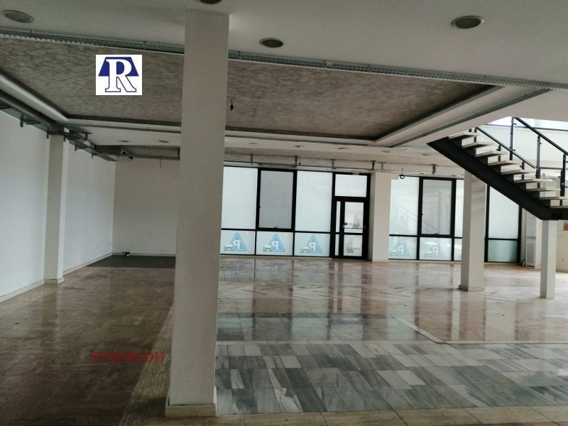 Te huur  Winkel Plovdiv , Industrialna zona - Sever , 800 m² | 53561843
