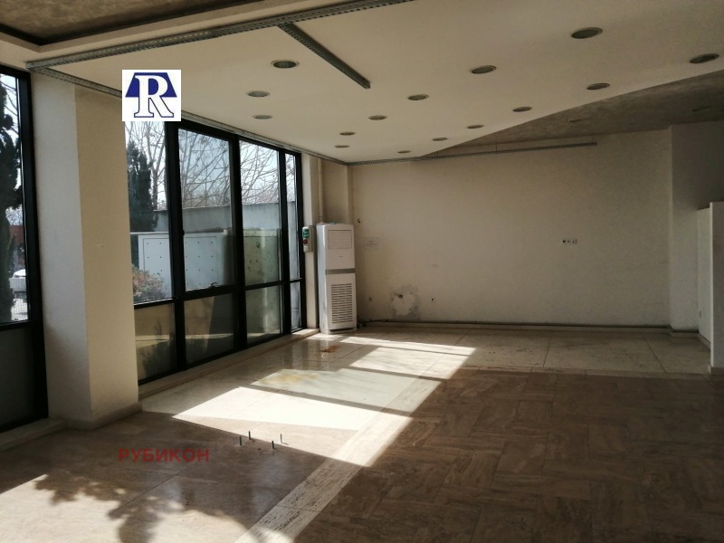 Te huur  Winkel Plovdiv , Industrialna zona - Sever , 800 m² | 53561843 - afbeelding [5]