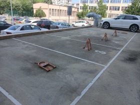 Parkolóhely Bratja Miladinovi, Burgas