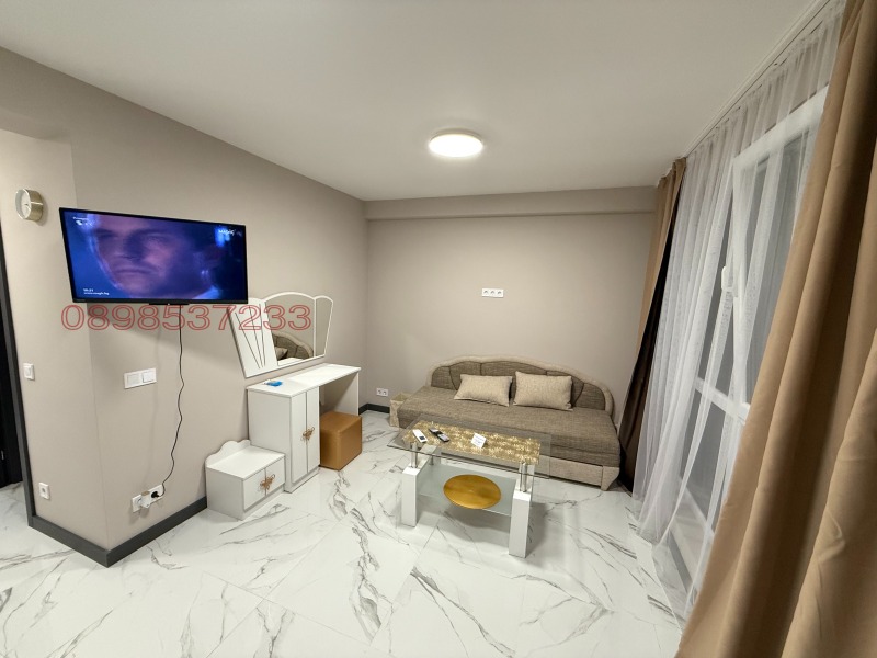 För uthyrning  Studio Sofia , Studentski grad , 38 kvm | 79608508 - bild [4]