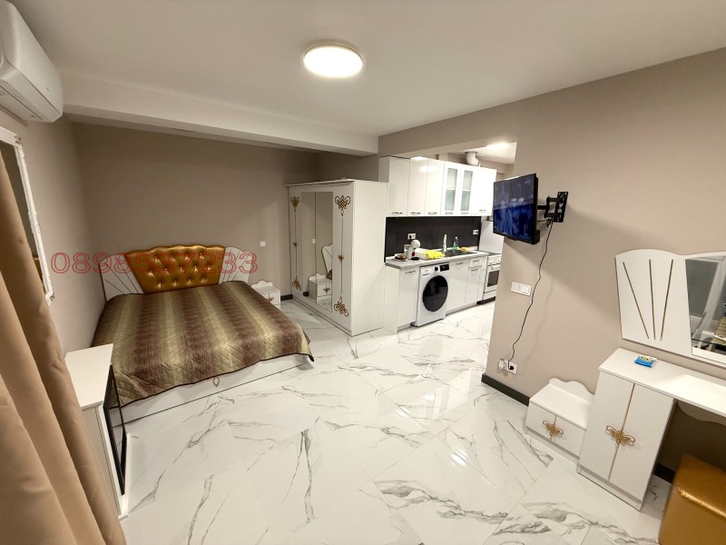 För uthyrning  Studio Sofia , Studentski grad , 38 kvm | 79608508 - bild [3]