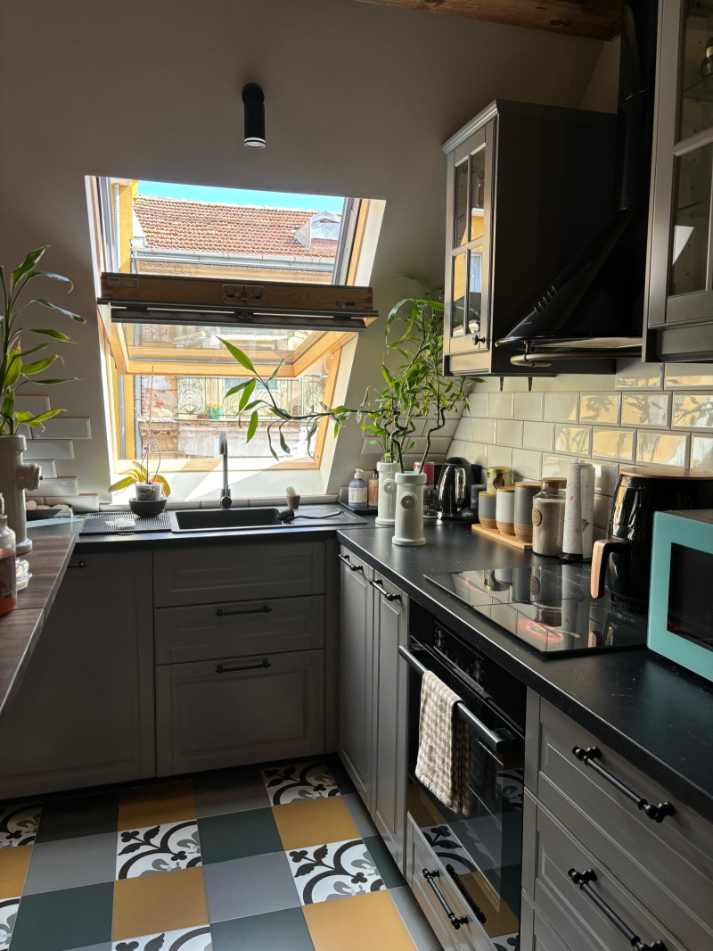 Zu vermieten  2 Schlafzimmer Sofia , Zentar , 84 qm | 38694912