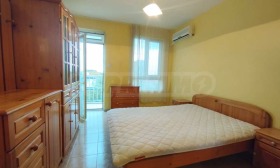 1 quarto Lazur, Burgas 11