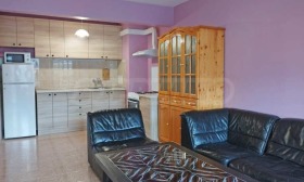 1 quarto Lazur, Burgas 3