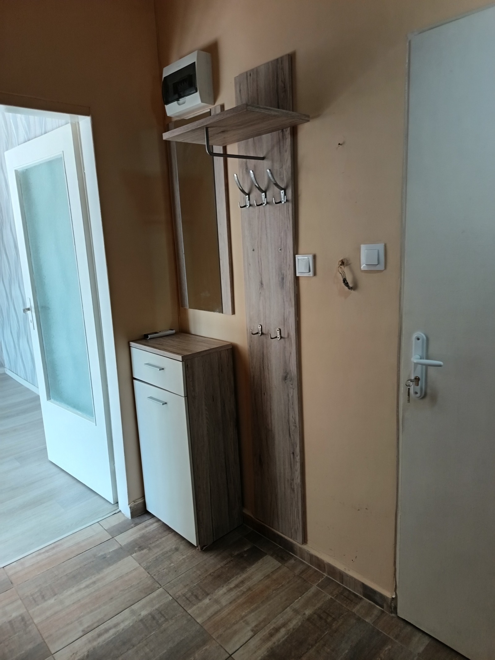 Дава под наем 2-СТАЕН, гр. София, Надежда 2, снимка 3 - Апартаменти - 53843731