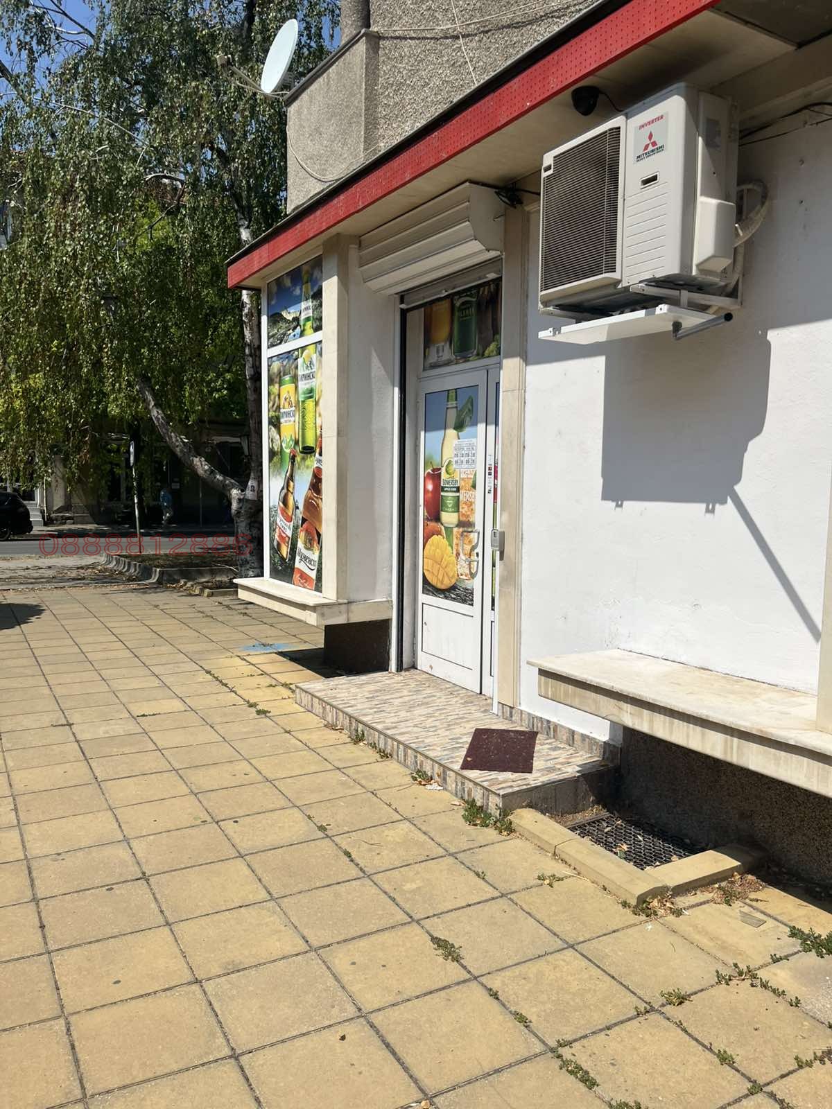 Дава под наем МАГАЗИН, гр. Ловеч, Широк център