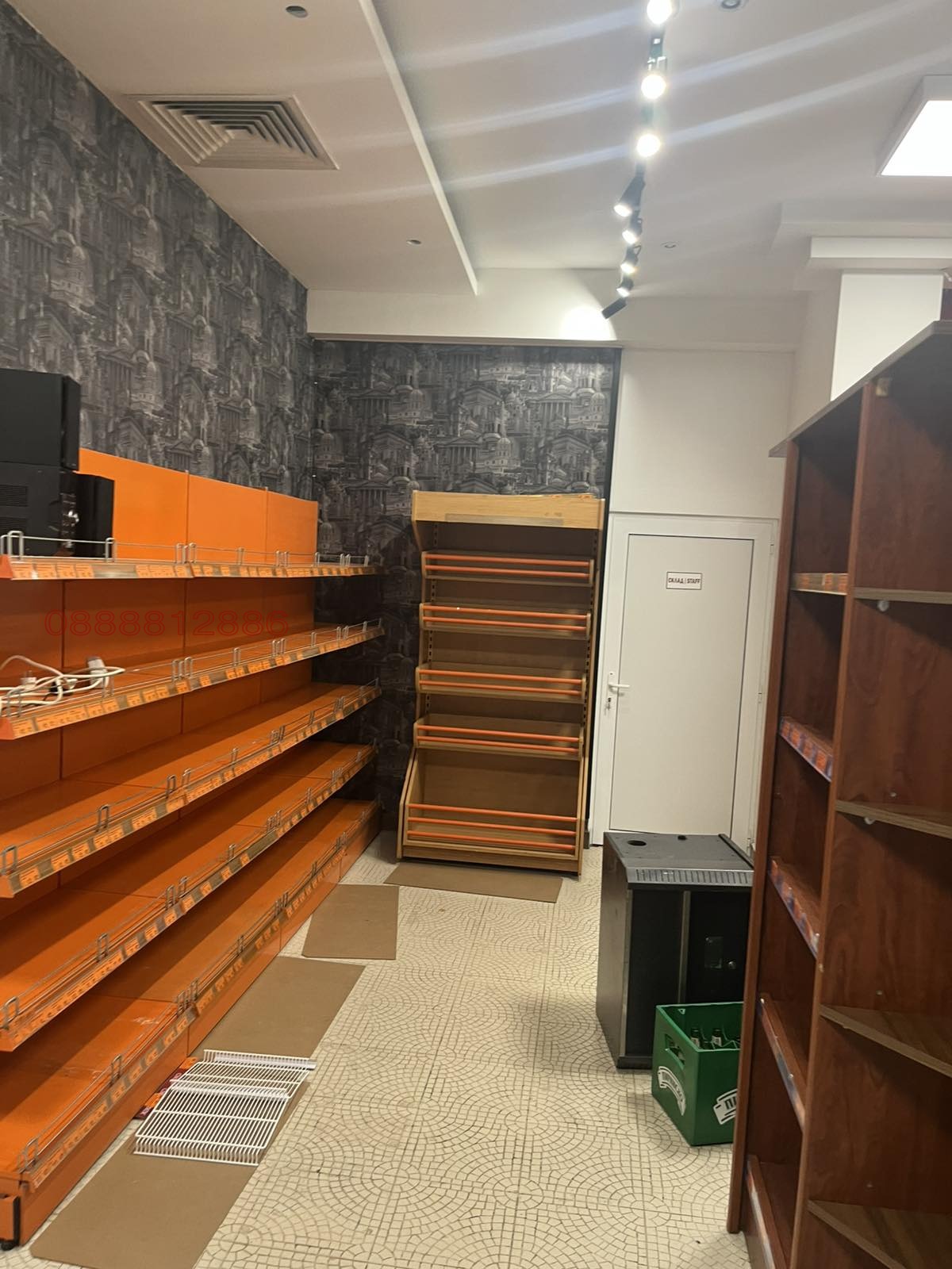 Дава под наем МАГАЗИН, гр. Ловеч, Широк център, снимка 10 - Магазини - 55797994