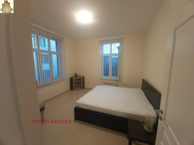 Дава под наем 3-СТАЕН, гр. София, Център