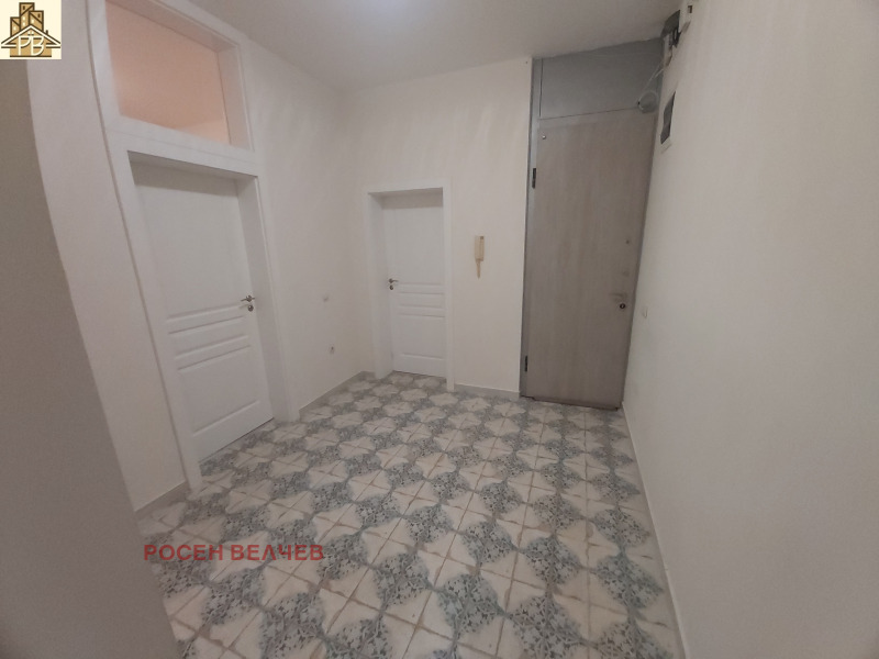 Дава под наем 3-СТАЕН, гр. София, Център, снимка 3 - Апартаменти - 52908695