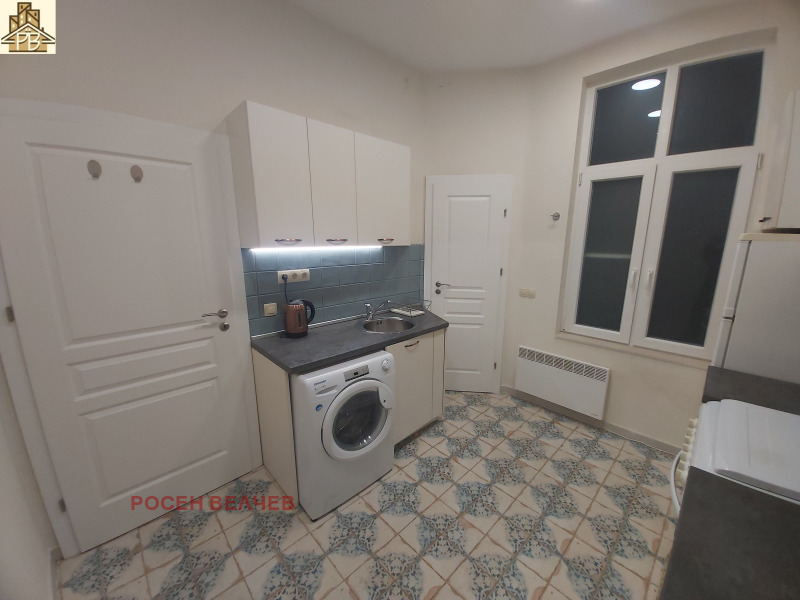 Дава под наем 3-СТАЕН, гр. София, Център, снимка 5 - Апартаменти - 52908695