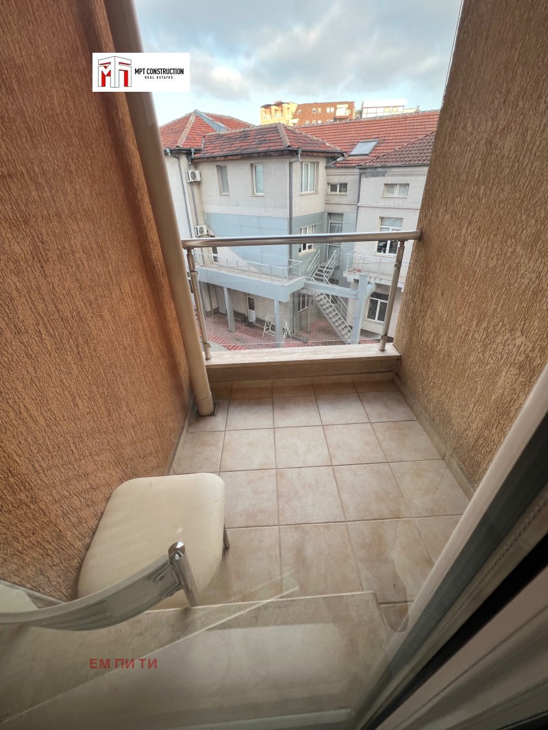 Дава под наем 3-СТАЕН, гр. Пловдив, Център, снимка 13 - Апартаменти - 52606218