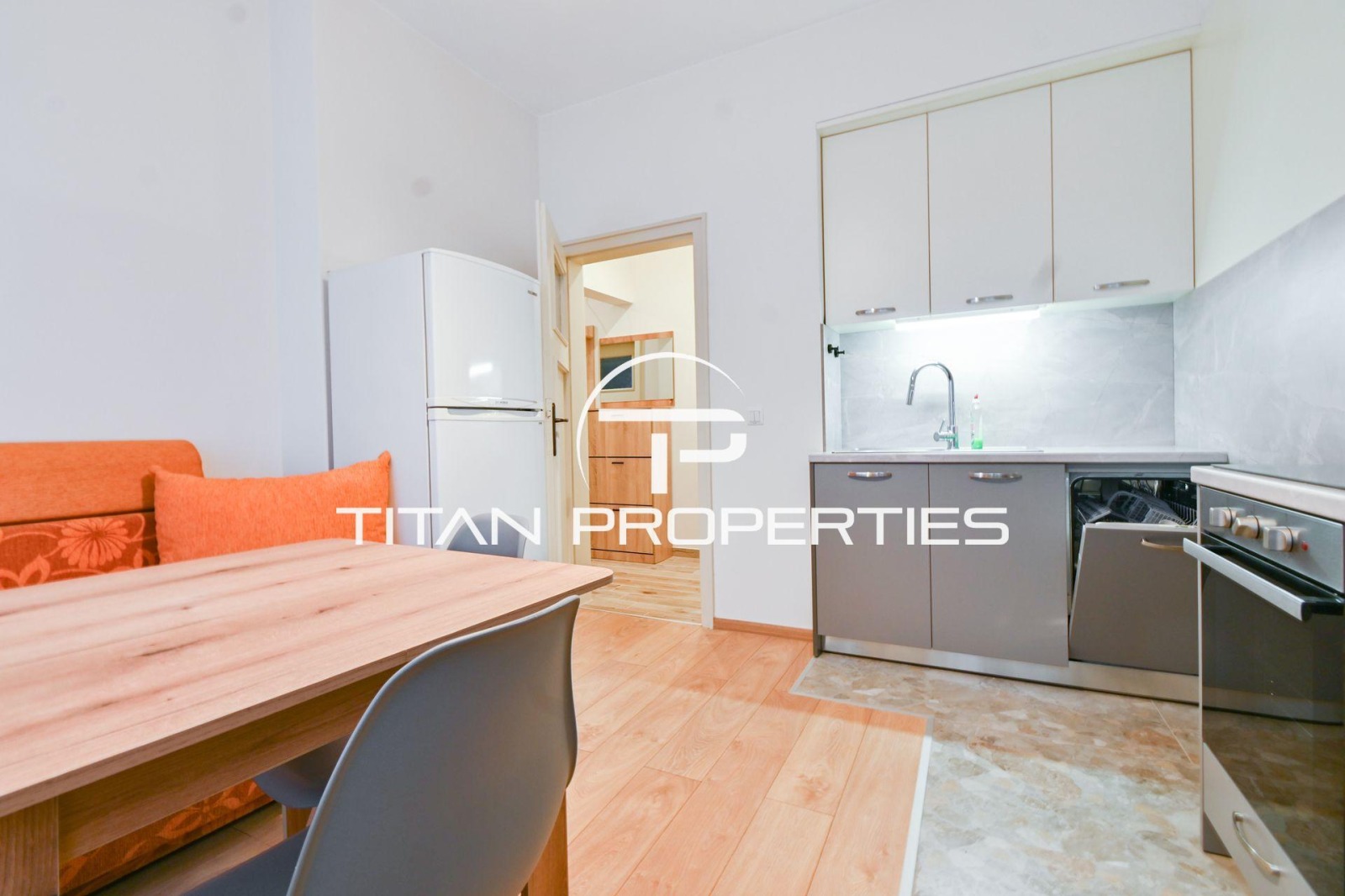 Дава под наем 2-СТАЕН, гр. София, Център, снимка 4 - Апартаменти - 53279454