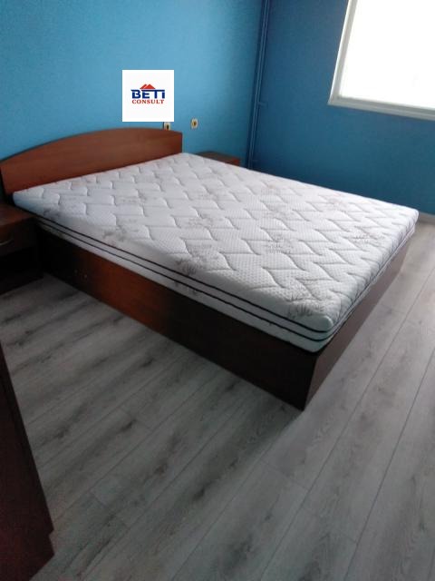 Дава под наем СТАЯ, гр. София, Света Троица, снимка 2 - Стаи под наем - 53778446