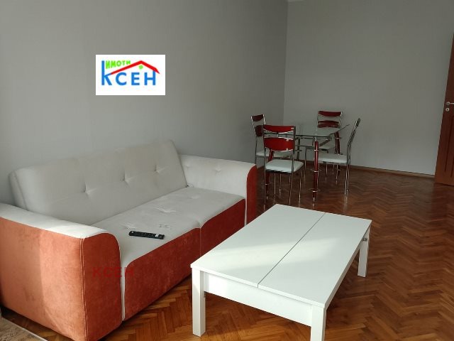 Издаје се  2 спаваће собе Тарговиште , Центар , 74 м2 | 65141768