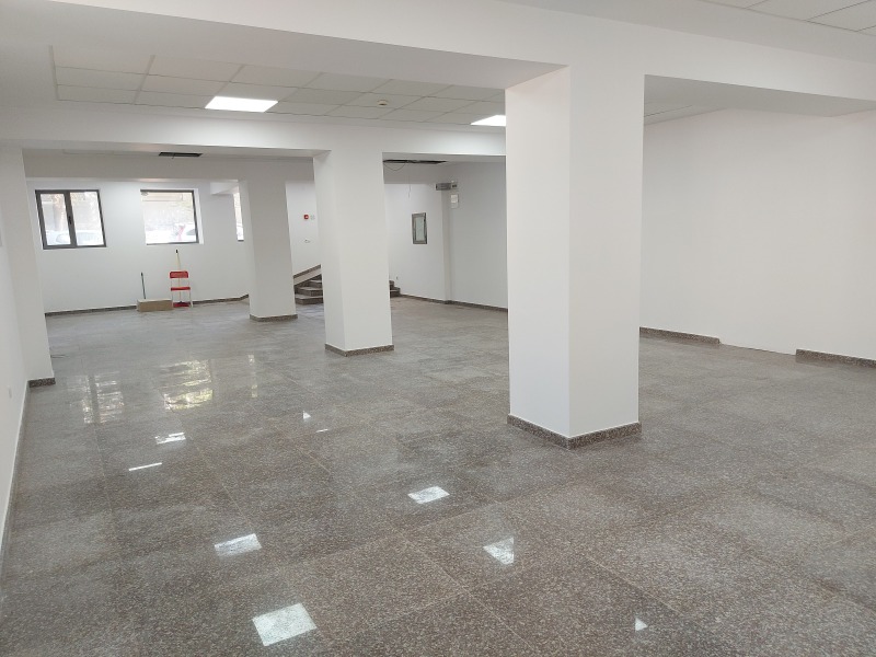 Kiadó  Üzlet Plovdiv , Centar , 157 négyzetméter | 38323907 - kép [2]