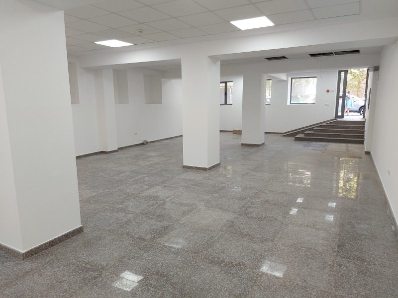 Kiadó  Üzlet Plovdiv , Centar , 157 négyzetméter | 38323907