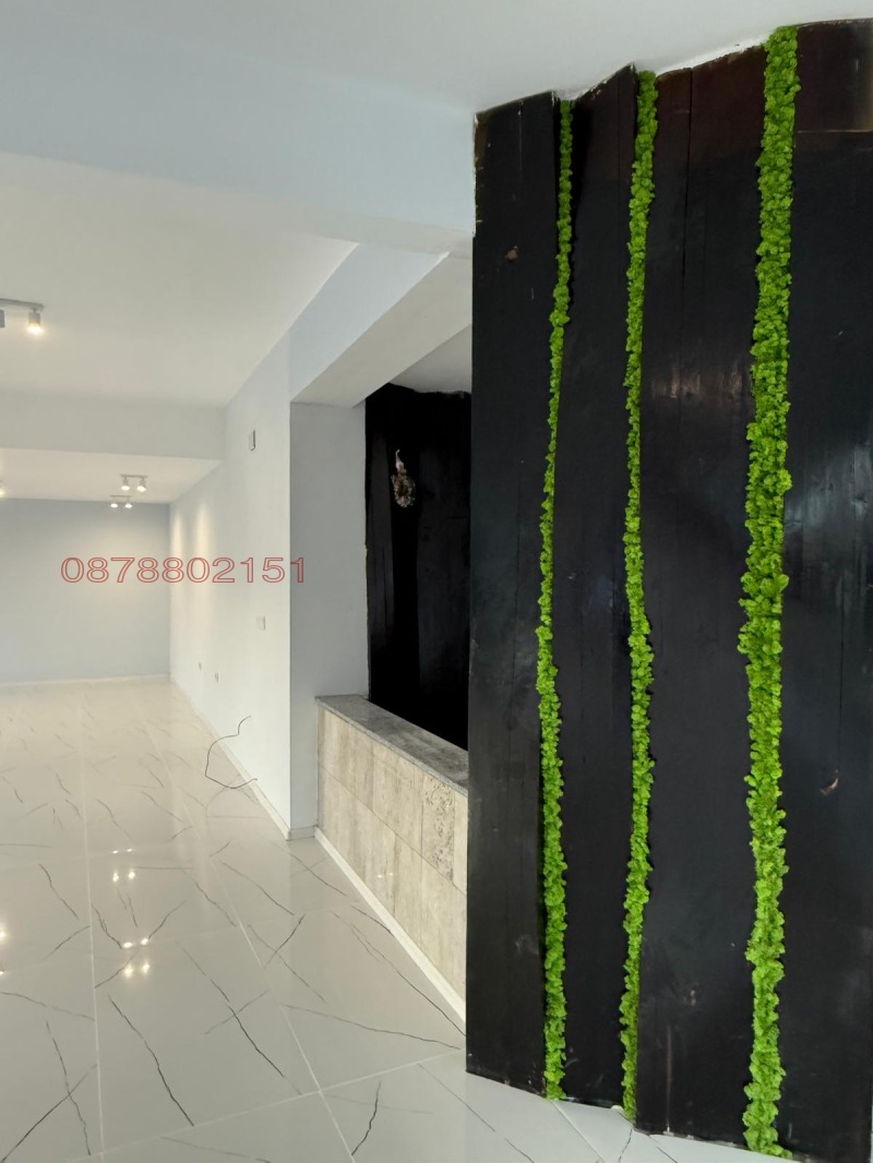 Дава под наем МАГАЗИН, гр. Плевен, Идеален център, снимка 16 - Магазини - 53564450