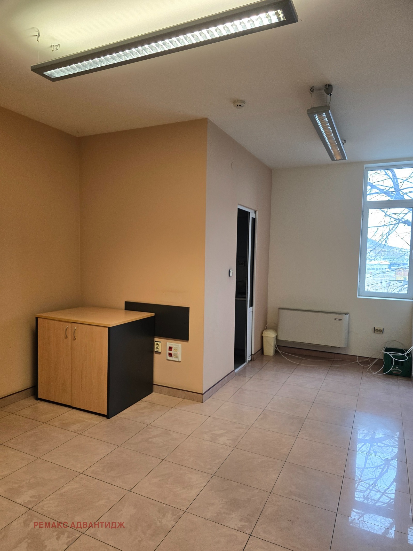 Дава под наем ОФИС, гр. Пловдив, Кючук Париж, снимка 3 - Офиси - 53957654