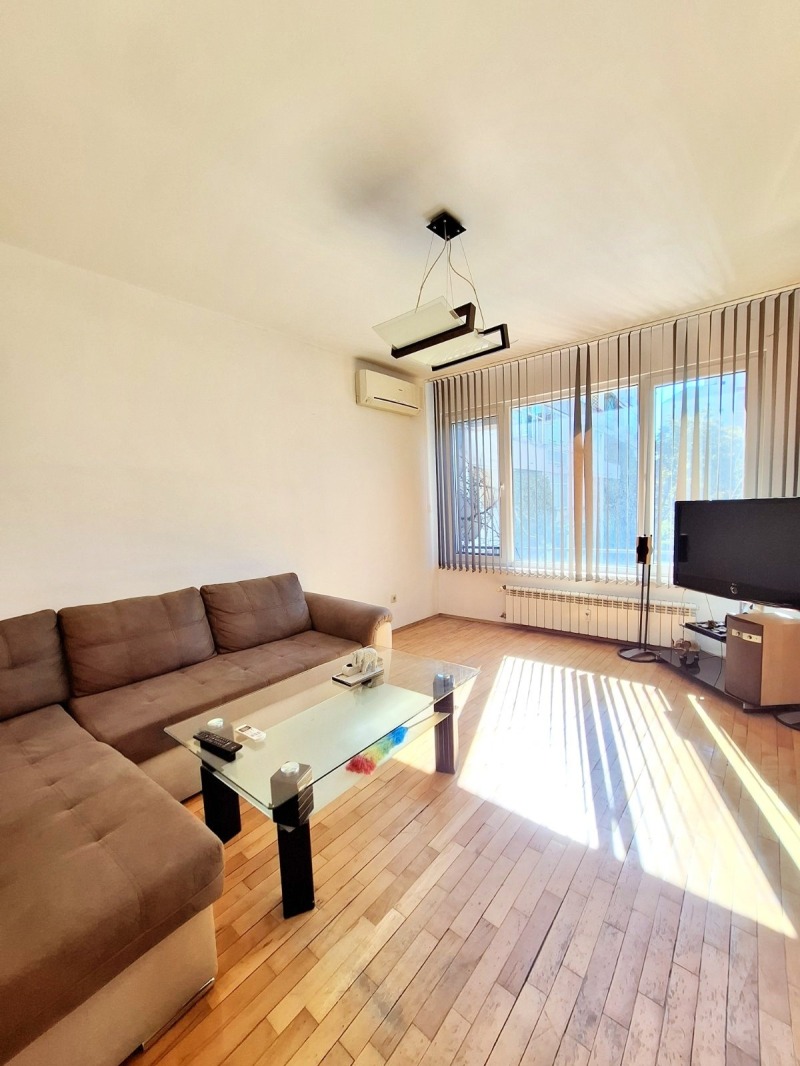Do wynajęcia  1 sypialnia Sofia , Iztok , 61 mkw | 48983944