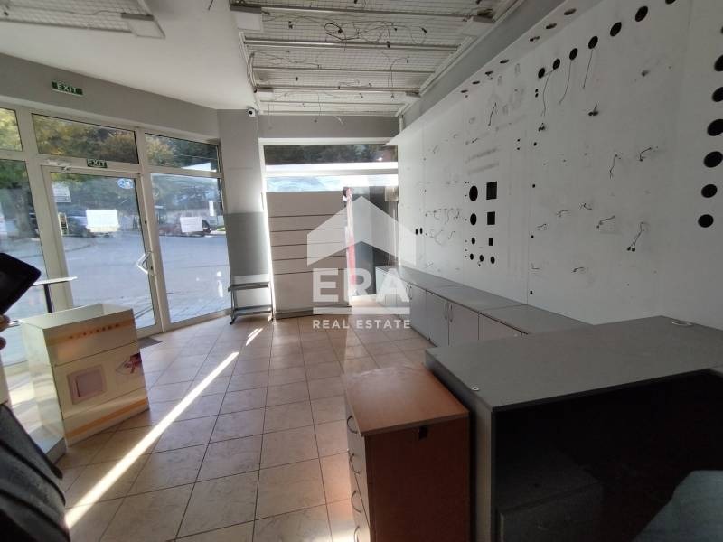 Дава под наем МАГАЗИН, гр. Хасково, Център