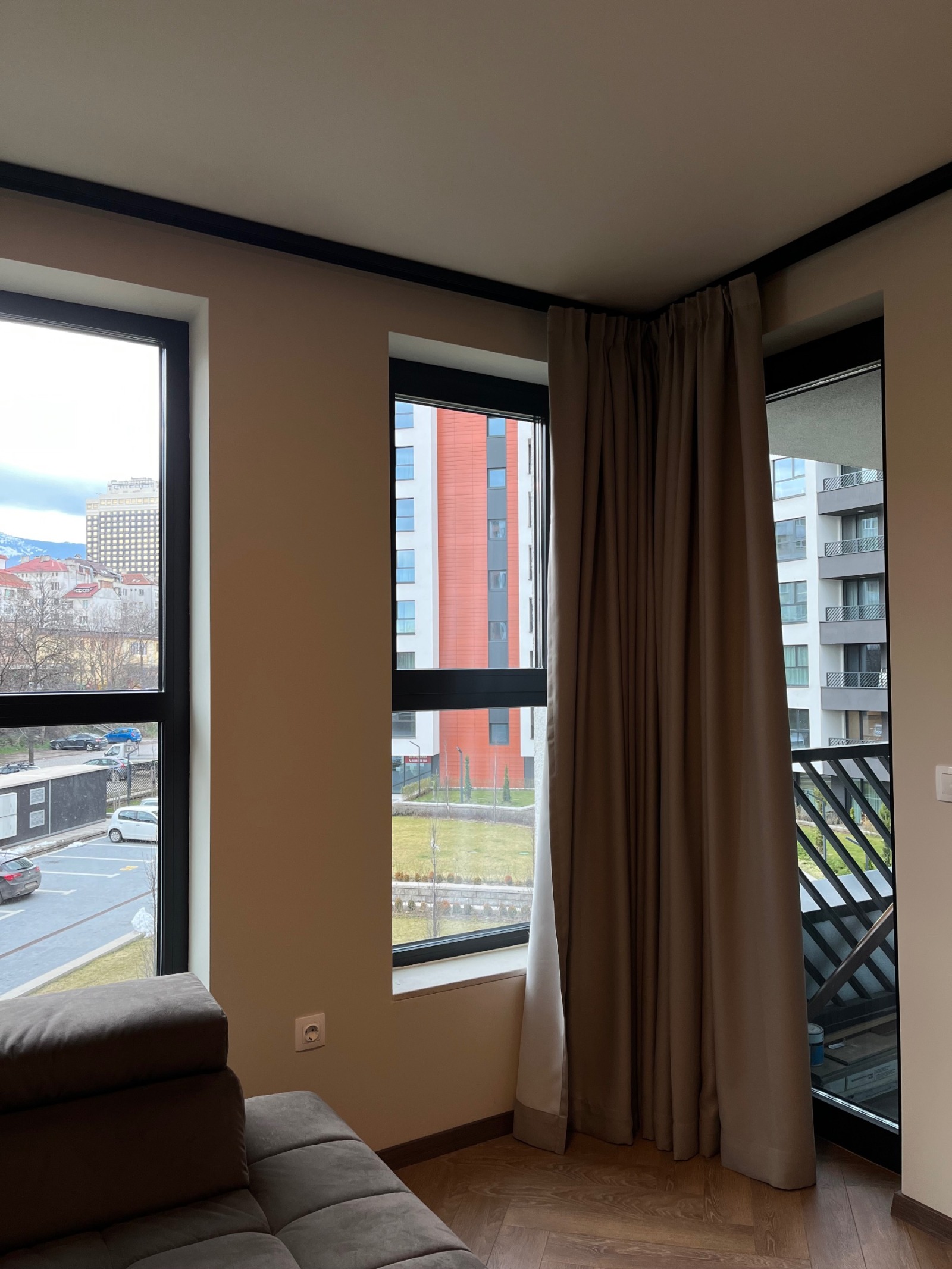 Дава под наем 3-СТАЕН, гр. София, Зона Б-5-3, снимка 2 - Апартаменти - 53638199