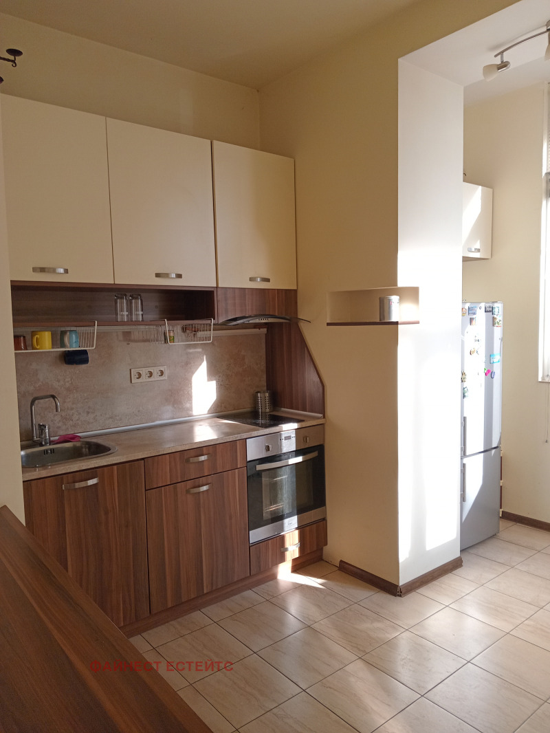 Para alugar  1 quarto Sofia , Centar , 70 m² | 99864732