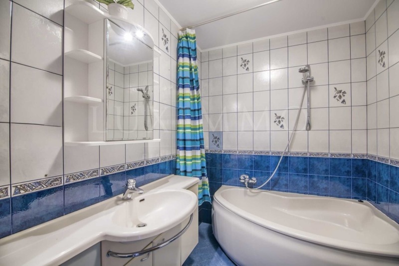 Дава под наем 4-СТАЕН, гр. София, Лозенец, снимка 11 - Апартаменти - 53107263