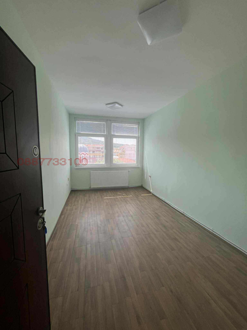 Te huur  Kantoor regio Veliko Tarnovo , Gorna Orjachovitsa , 15 m² | 83283712