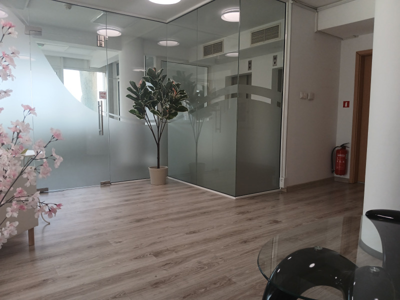 Kiadó  Hivatal Sofia , Hipodruma , 25 négyzetméter | 16744715 - kép [3]