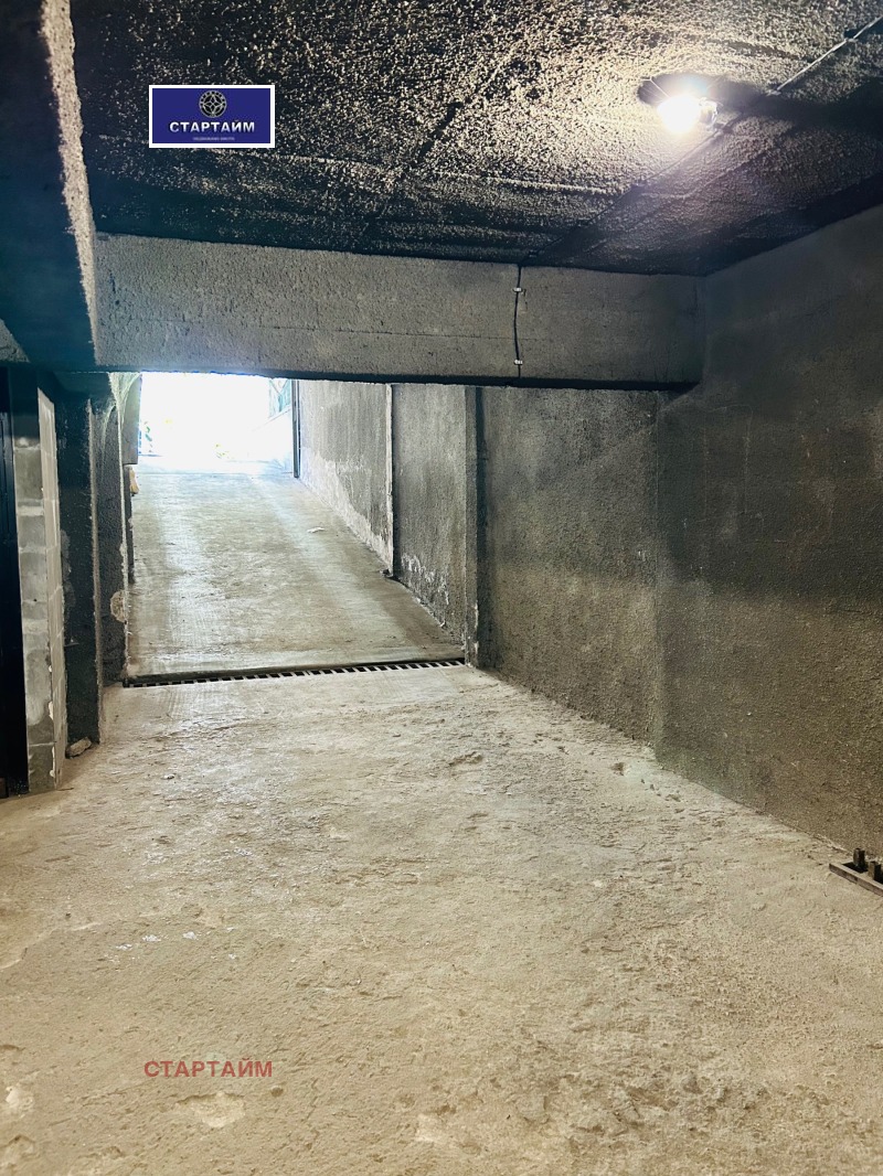 Дава под наем ГАРАЖ, ПАРКОМЯСТО, гр. София, Лагера, снимка 2 - Гаражи и паркоместа - 53191039