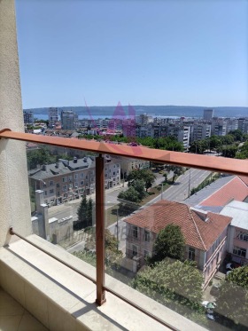 1 chambre Tchataldja, Varna 8