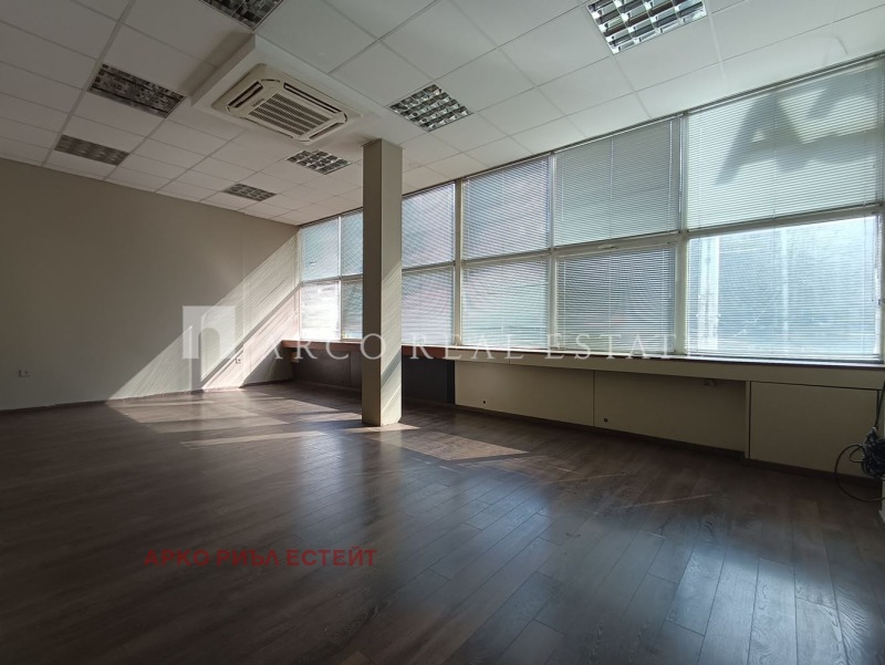 Под наем ОФИС, град София, Гео Милев • 2500 € / 4889.57 лв. • 54628268 1