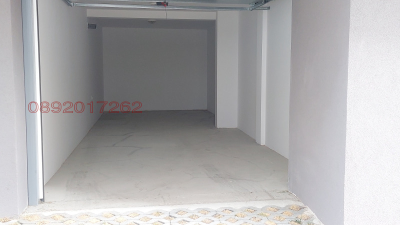 Дава под наем ГАРАЖ, ПАРКОМЯСТО, гр. Казанлък, област Стара Загора, снимка 3 - Гаражи и паркоместа - 52783230