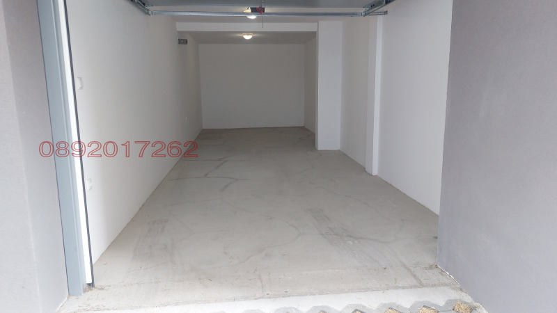 Дава под наем ГАРАЖ, ПАРКОМЯСТО, гр. Казанлък, област Стара Загора, снимка 2 - Гаражи и паркоместа - 52783230