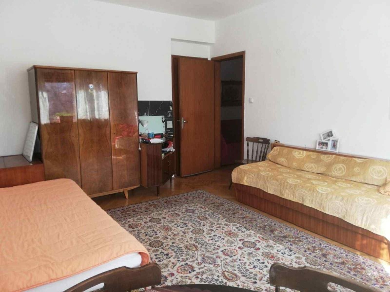 Дава под наем 3-СТАЕН, гр. София, Център, снимка 2 - Апартаменти - 53257840