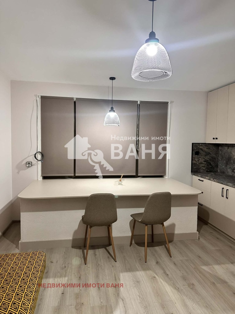 Дава под наем ЕТАЖ ОТ КЪЩА, гр. Карлово, област Пловдив, снимка 2 - Етаж от къща - 53111845