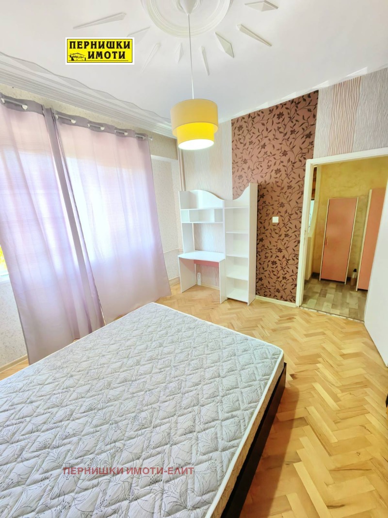 Издаје се  1 спаваћа соба Перник , Изток , 65 м2 | 32451911 - слика [7]