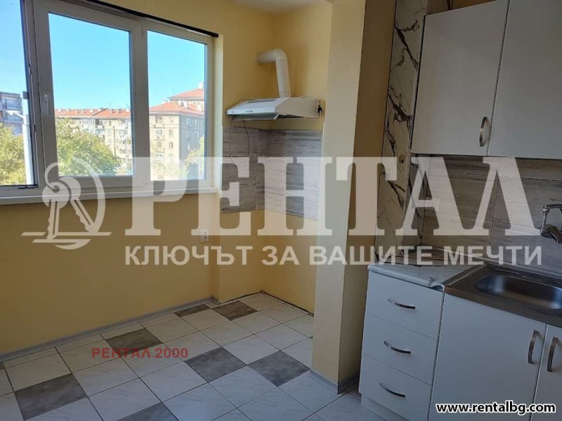 A louer  2 chambres Plovdiv , Tsentar , 75 m² | 94275913