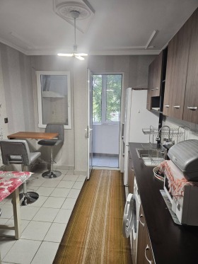 1 quarto Iztok, Pernik