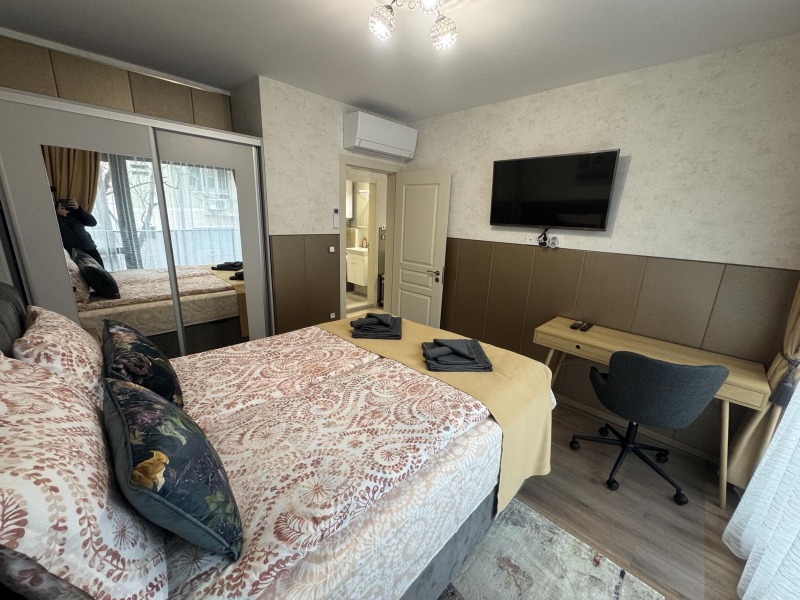 K pronájmu  1 ložnice Varna , Centar , 55 m2 | 65693865 - obraz [2]