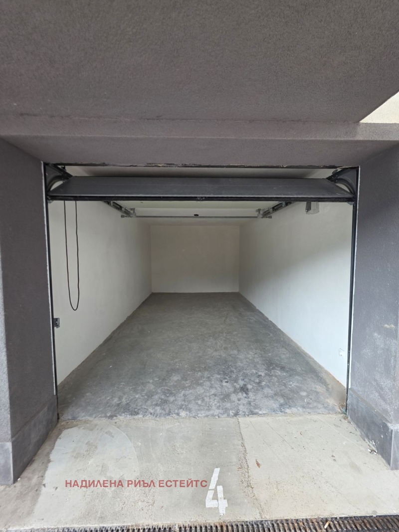 Til leje  Garage Sofia , Krastova vada , 18 kvm | 43001507