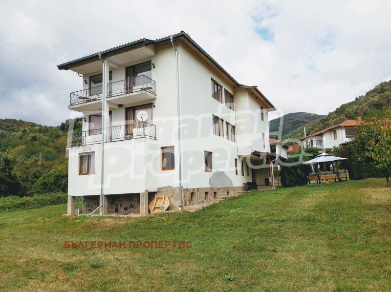 Дава под Наем ХОТЕЛ в област Габрово, с. Кръвеник - 1310 кв.м / 2 200 € » 4 302.83 лв., БЪЛГЕРИАН ПРОПЕРТИС